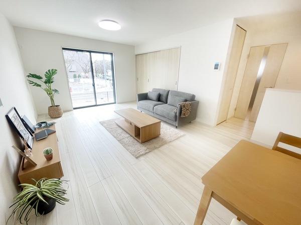市川市本行徳 新築戸建 リビング