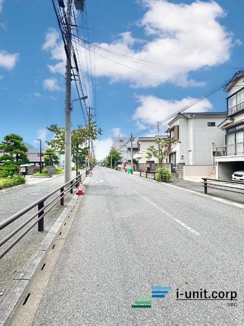 市川市本行徳 新築戸建 前面道路含む現地写真