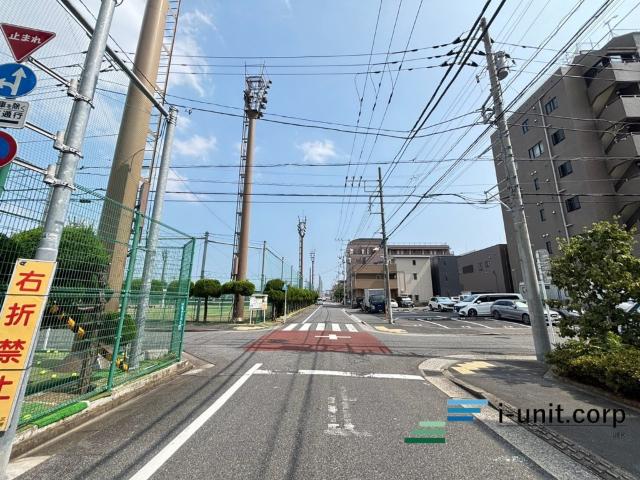 江戸川区谷河内2丁目　中古戸建 前面道路含む現地写真