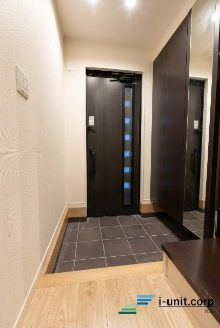江戸川区東葛西4丁目　中古戸建 玄関