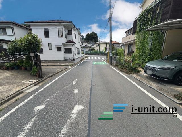 船橋市芝山7丁目 新築戸建 前面道路含む現地写真