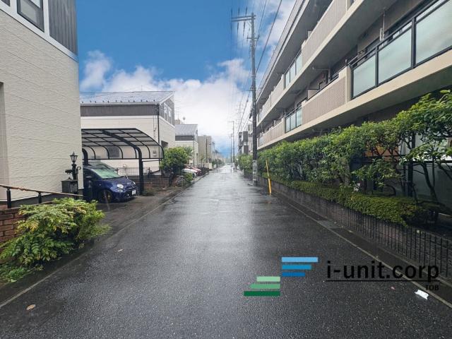 グランヒルズ行徳イースト 前面道路含む現地写真