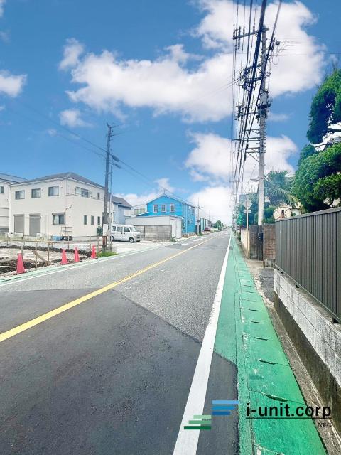 市川市下新宿　新築戸建 前面道路含む現地写真