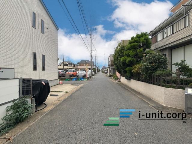 松戸市西馬橋２丁目　新築戸建 前面道路含む現地写真
