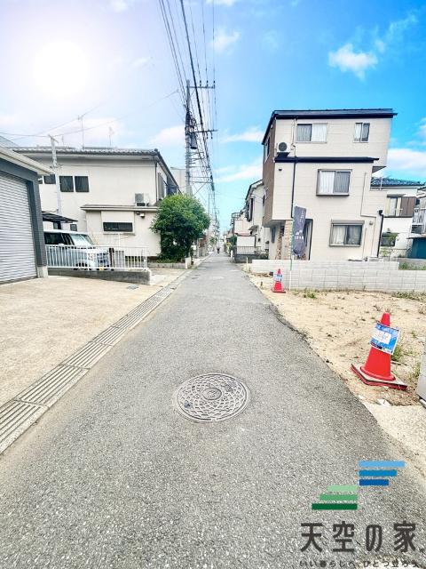 天空の家 市川市八幡1丁目 建築条件付き売地 前面道路含む現地写真