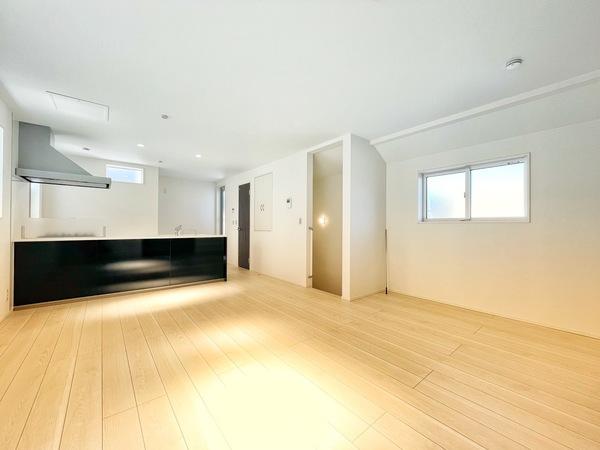 船橋市高根台新築戸建 リビング