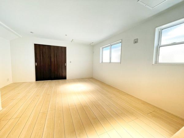 船橋市高根台新築戸建 リビング