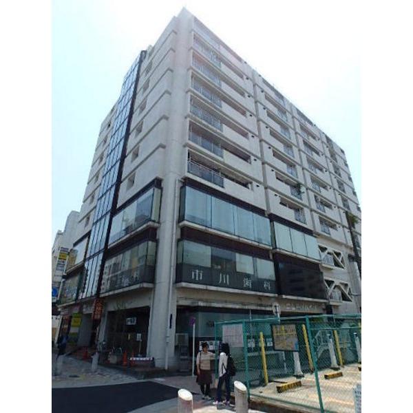 市川駅まで徒歩1分です。