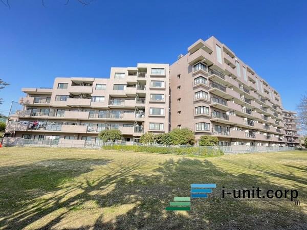 南向きの陽当たりの良いマンションです。