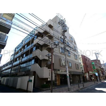 市川駅までまで徒歩５分です。