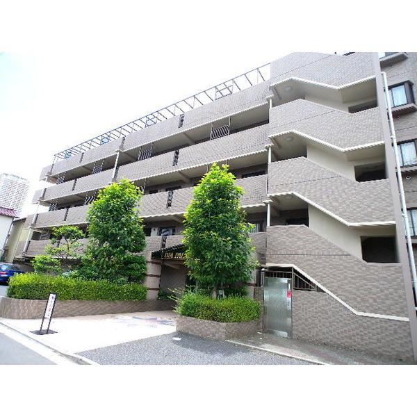 三方角部屋で暮らしやすいお部屋です。