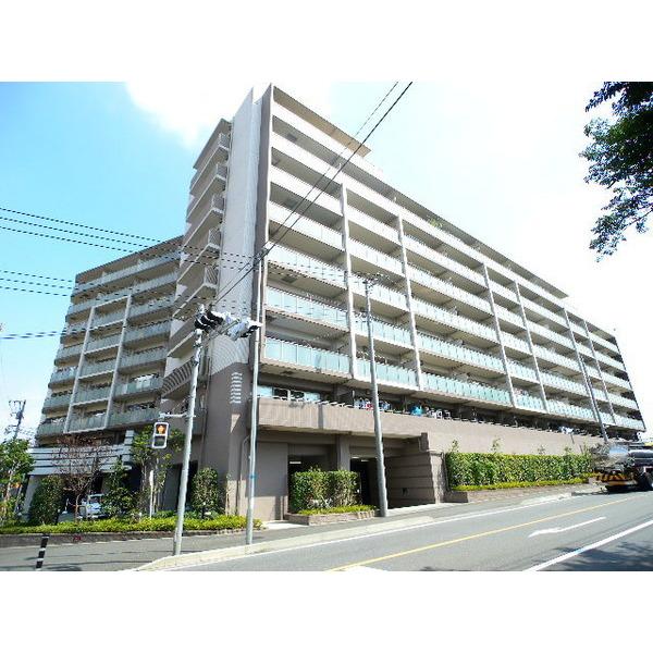 総戸数100戸の大規模マンションです。