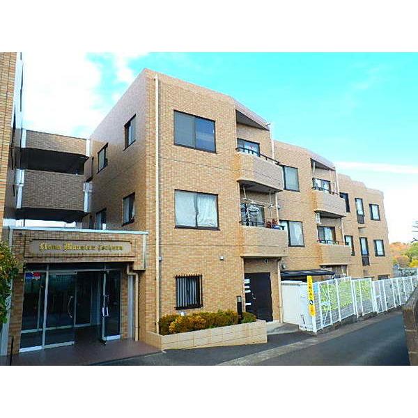 伊勢原駅まで徒歩18分です。