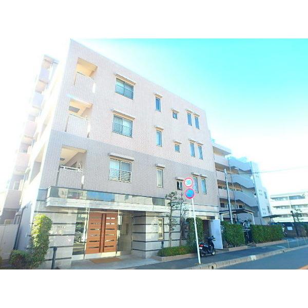 6階建てのマンションです。