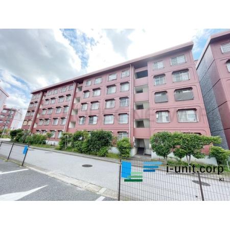 原木中山駅徒歩11分です。