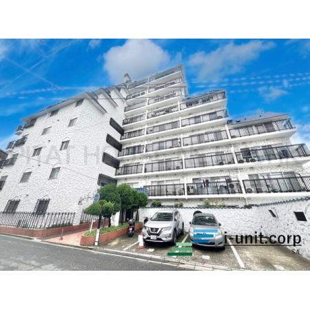 JR総武線「小岩」駅より徒歩13分です。