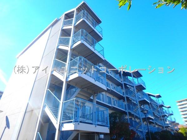 JR総武線「船橋駅」徒歩１０分です。