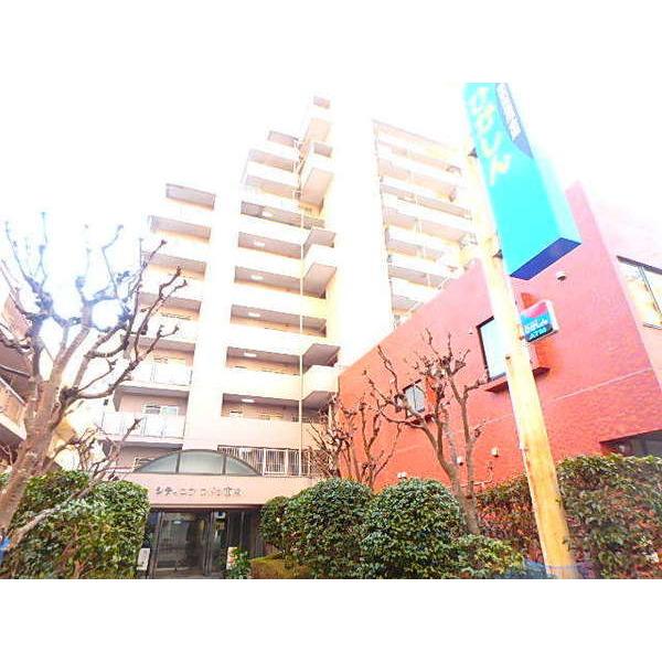 市川駅徒歩3分で通勤・通学に便利です。