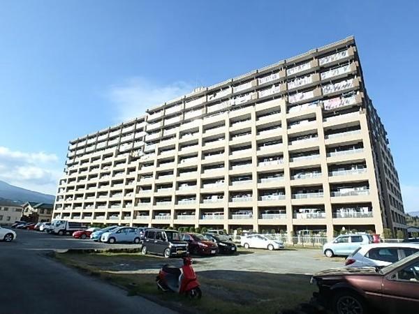 足柄駅まで徒歩１５分です。