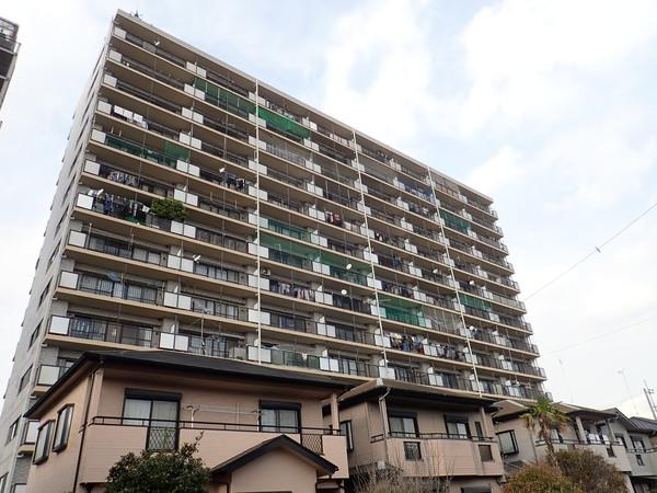 山武市内人気の大規模マンションです。