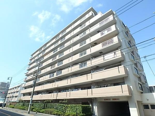 ９階建てマンションです。