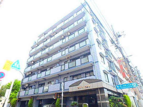 7階建ての鉄骨鉄筋コンクリート造です。