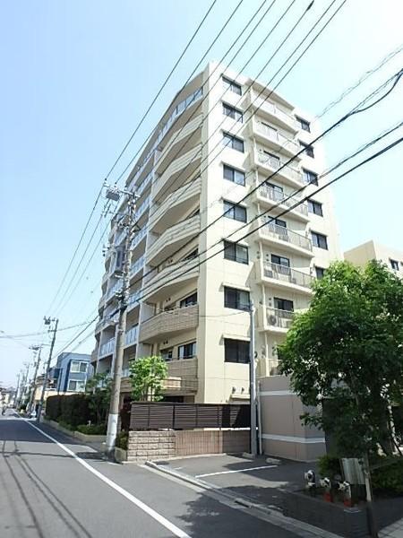 JR山手線田端駅より徒歩15分。