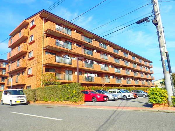 南向きバルコニーで陽当り良好です。