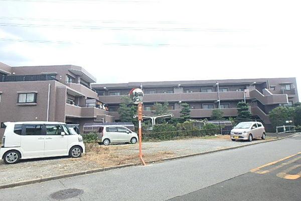 南向きで陽当たり良好です。