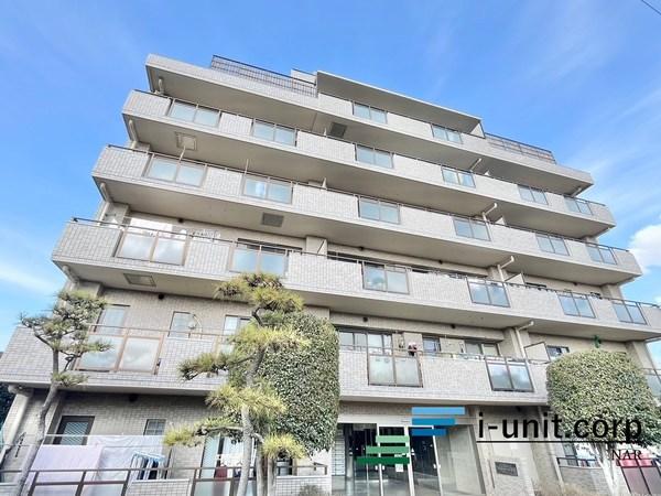 本物件は角部屋、3面採光につき陽当り良好