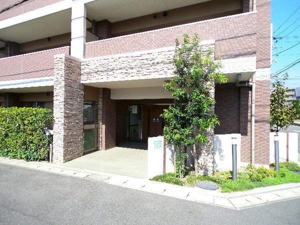 アンビシャス東松戸ゆいの花公園　中古マンション エントランス
