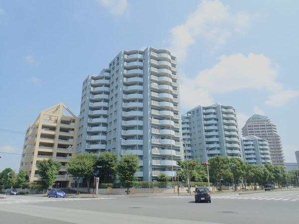 駅まで徒歩8分の好立地です。