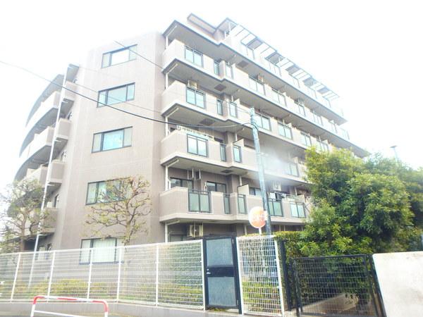 南西向きにつき陽当り良好で洗濯物もよく乾