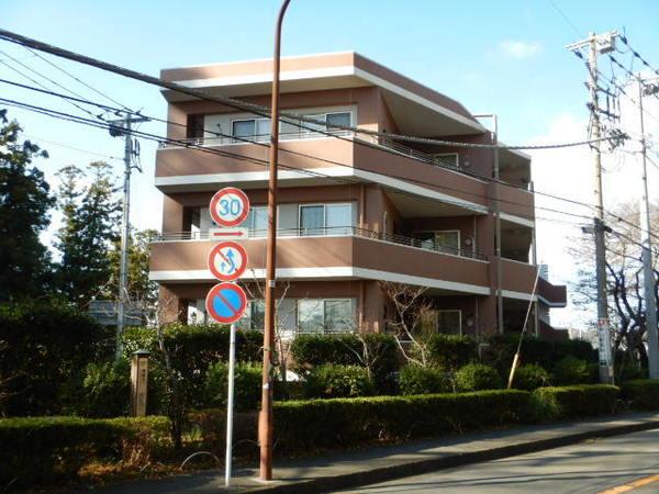 2006年2月築の総戸数44戸のマンショ