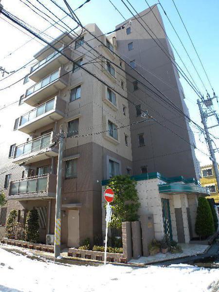 南向きで陽当たり良好です。