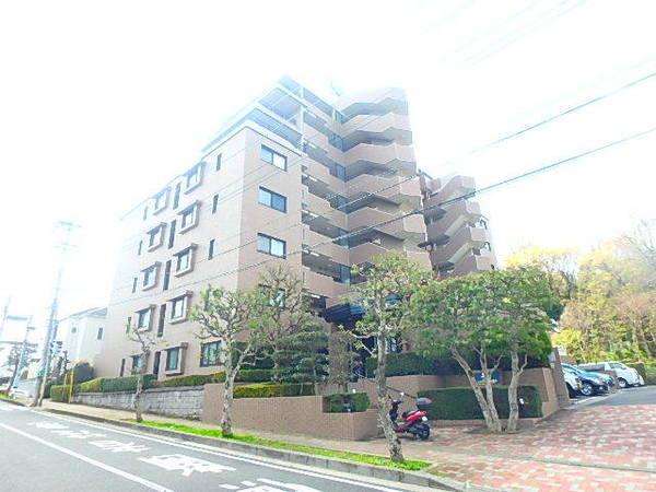 南東向きにつき陽当り良好です。