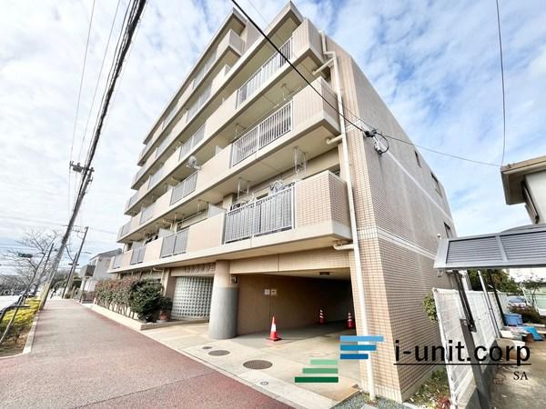 周辺に高い建物が見当たらない、そんな場所