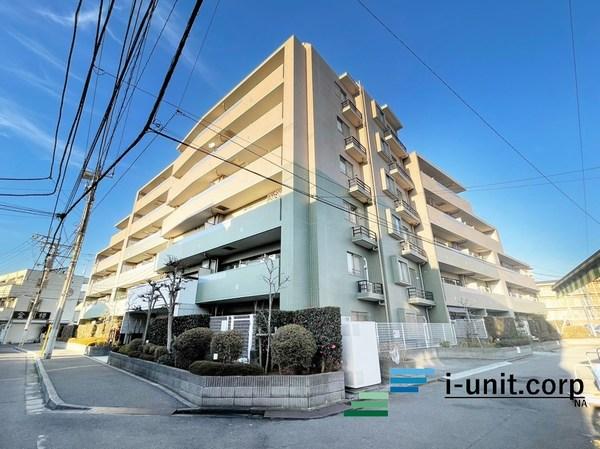 本物件は「高根公団駅」より徒歩2分の駅チ