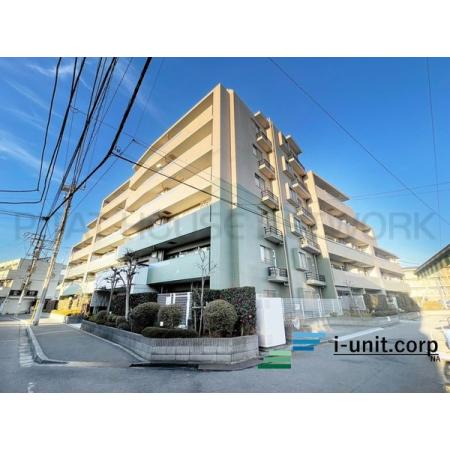 本物件は「高根公団駅」より徒歩2分の駅チ