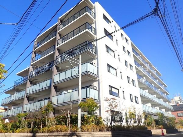 本物件は「市川駅」より徒歩11分の好立地で