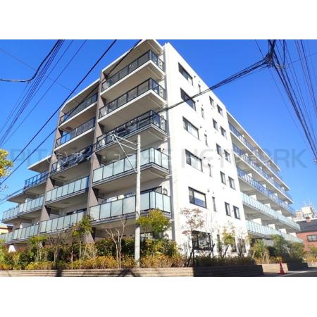 本物件は「市川駅」より徒歩11分の好立地で