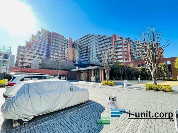 本物件はスーパーやコンビニなど周辺環境が