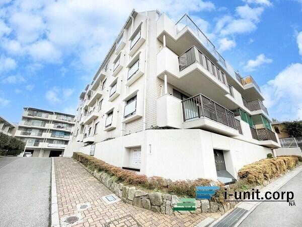 本物件は閑静な住宅街に位置しています。落