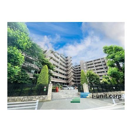 本物件は閑静な住宅街に位置しています。落