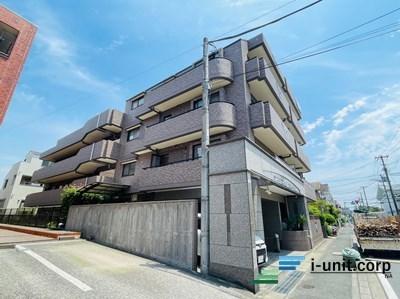 本物件は閑静な住宅街に位置しています。落