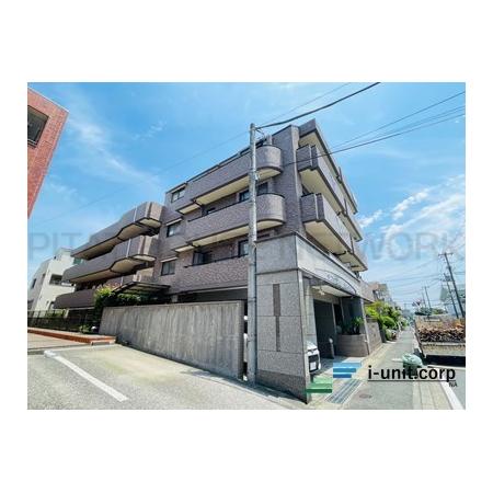本物件は閑静な住宅街に位置しています。落