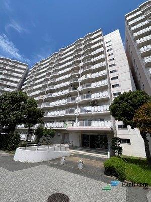 京葉線「新浦安」駅徒歩16分の好立地です。