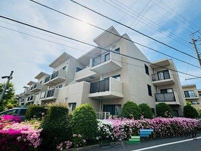 本物件は閑静な住宅街に位置しています。落