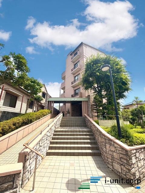 「滝不動」駅徒歩14分。