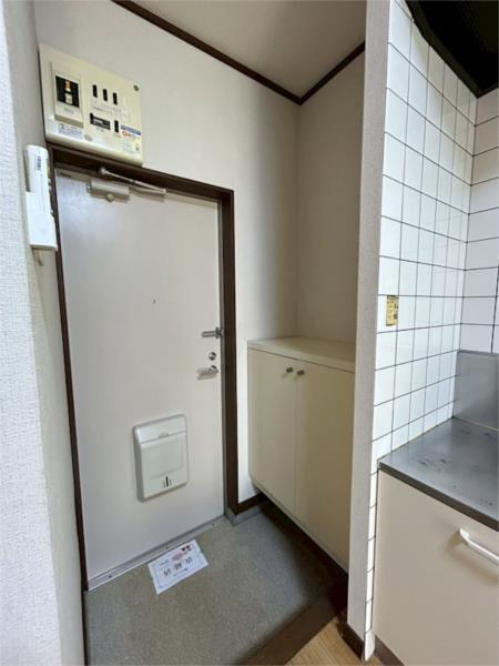 クローバーハウスI（105） 玄関